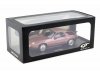 Масштабная модель Porsche 928 S (1980), розовый металлик 1:18 GT Spirit GT524 ракурс 13