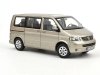 Масштабная модель Volkswagen T5 Multivan 2003 бежевый металлик 1:18 Norev 188602 ракурс 4