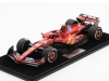 Масштабная модель Ferrari F1 SF-24 Team Scuderia Ferrari Формула-1 #55 2-й Гран-при Абу-Даби (2024) Carlos Sainz - Last Ferrari Race (с витриной), красный белый черный