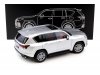 Масштабная модель Lexus LX600 серебристый (с открывающимися элементами) 1:18 LCD Models LCD18021-SI ракурс 12
