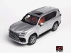 Масштабная модель Lexus LX600 серебристый (с открывающимися элементами) 1:18 LCD Models LCD18021-SI ракурс 2