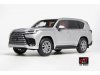 Масштабная модель Lexus LX600 серебристый (с открывающимися элементами) 1:18 LCD Models LCD18021-SI