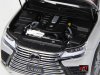 Масштабная модель Lexus LX600 серебристый (с открывающимися элементами) 1:18 LCD Models LCD18021-SI ракурс 10
