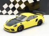 Масштабная модель Porsche 911 GT3RS (991.2) 2019 желтый с черными колесами 1:18 Minichamps 155068231