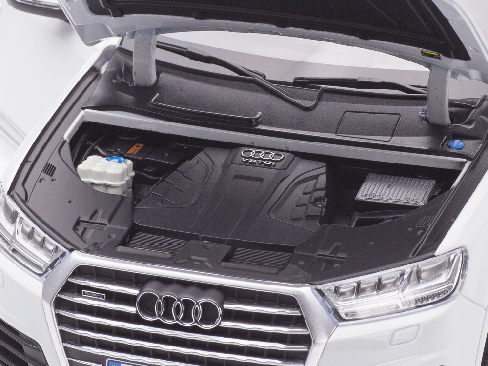 Масштабная модель Audi Q7 2014 белый лучшая цена!