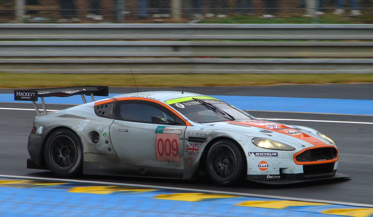 Aston Martin dbr9